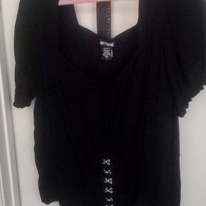 Hot topic black hook and eye top